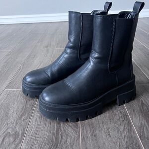 Design Lab Black Chunky Platform Chelsea Boots